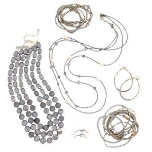 8 Piece Beachy Blues Jewelry Lot Necklaces Bracelets Earrings Silver Gold Pearl